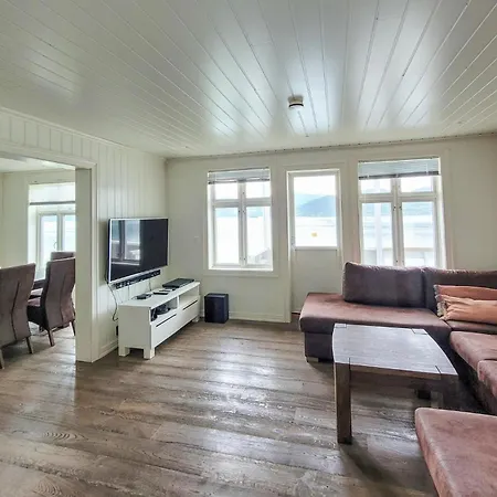 Дом отдыха Cozy In With House Sea View Ойстезе